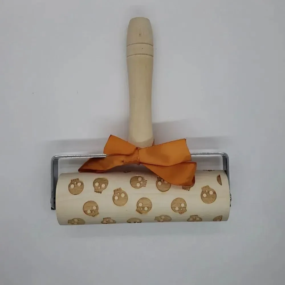 Skull wooden rolling pin 1.5